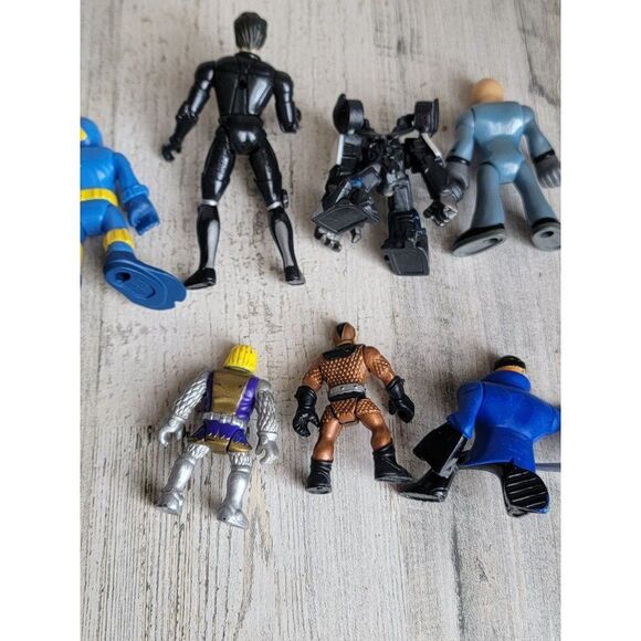 Assorted villain hero mini action figure toy set diver robot - Picture 9 of 9